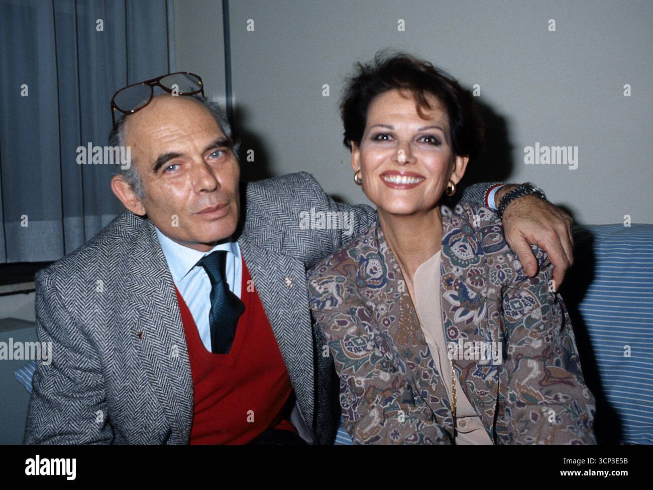 Milano, Italia. 4 ottobre 2000. Milano, Archivio dei personaggi degli anni '90 nella foto: Claudia Cardinale, Pasquale Squitieri © fotostore credito: Agenzia fotografica indipendente/Alamy Live News Foto Stock