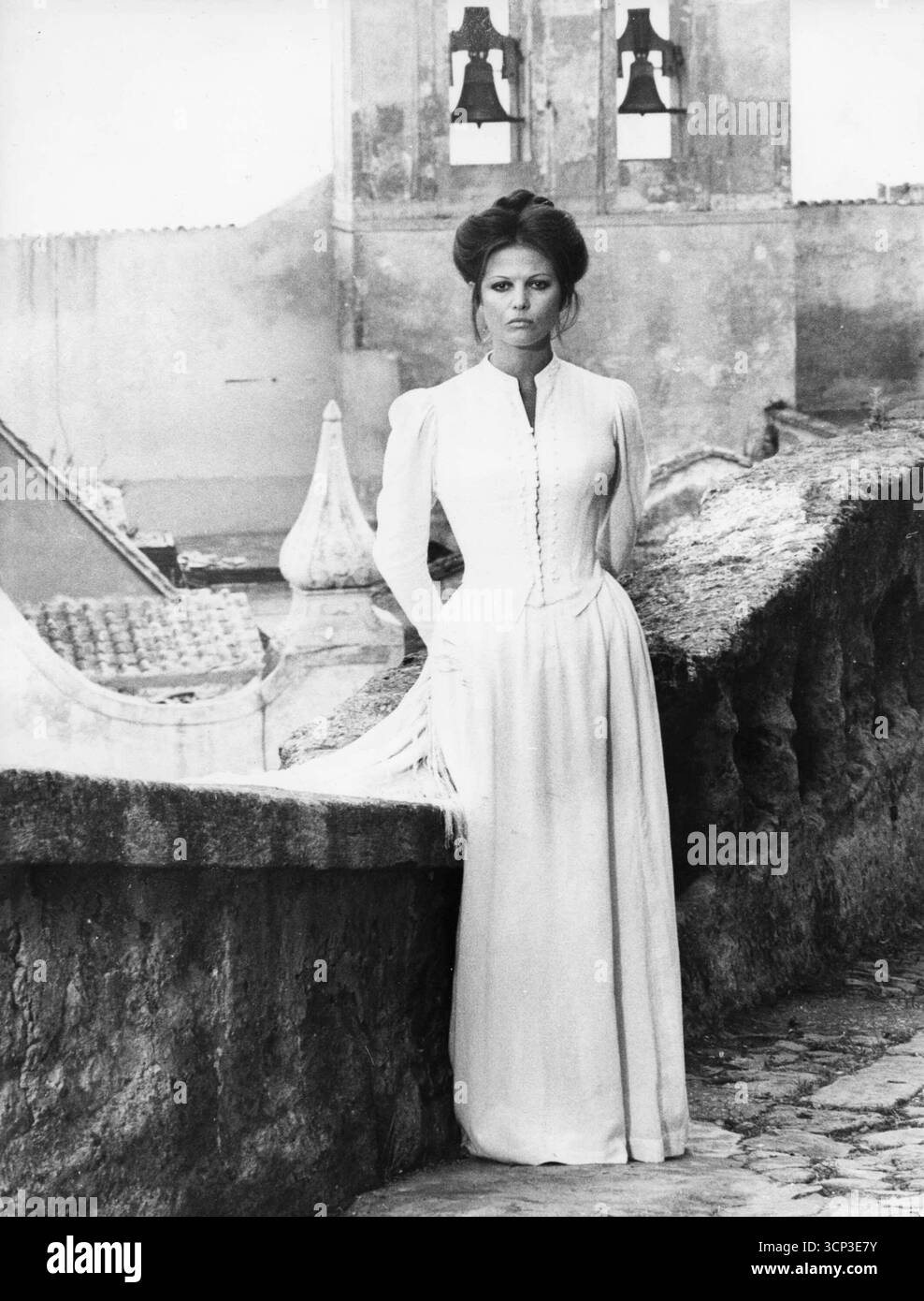 ITALIA - **TARIFFA SPECIALE** CLAUDIA CARDINALE NEL FILM "I GUAPPI" DIRETTO DA PASQUALE SQUITIERI Foto Stock