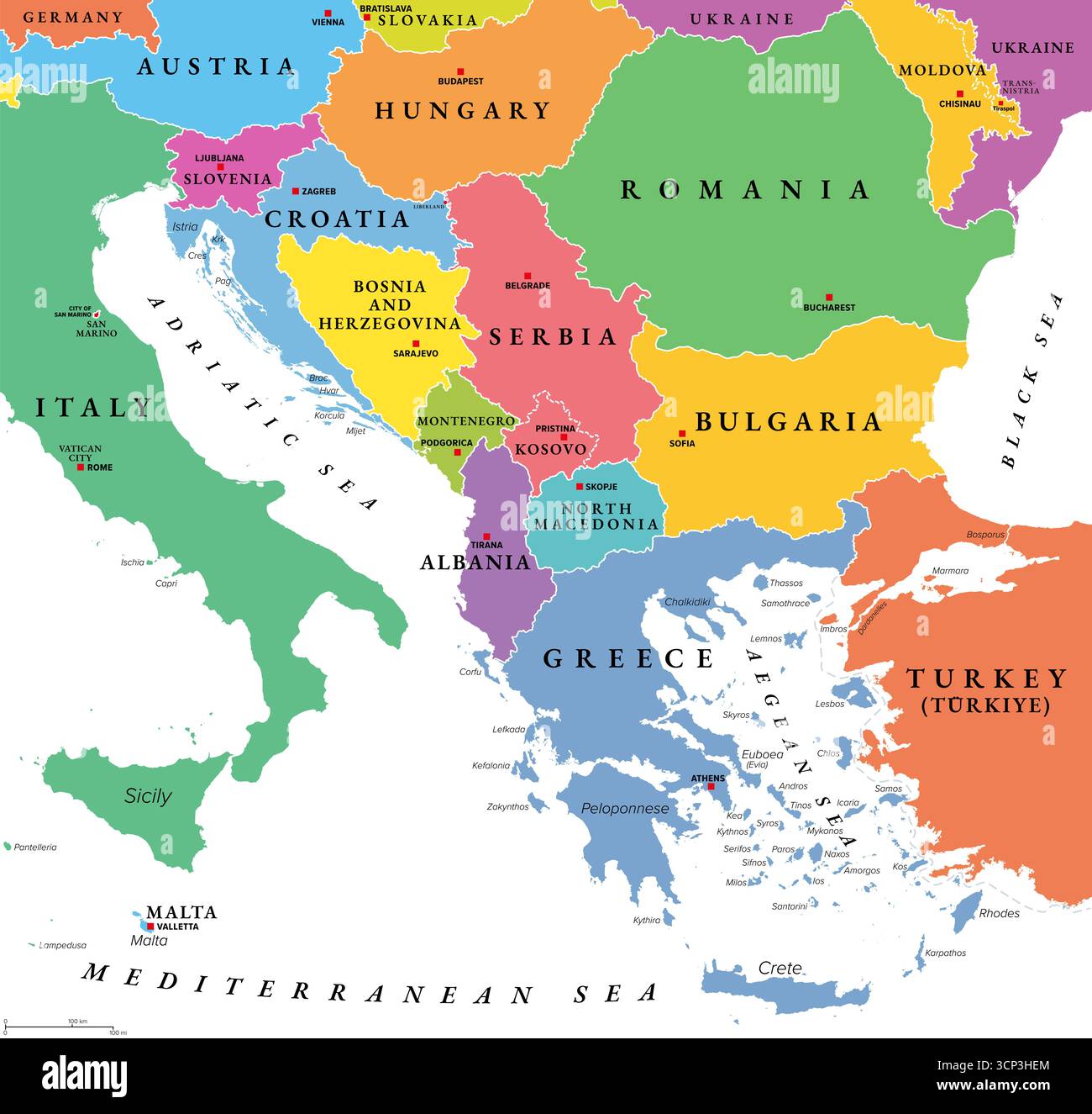 I Balcani e la penisola balcanica, carta politica multicolore, con confini nazionali e capitali. Zona geografica dell’Europa sudorientale. Foto Stock