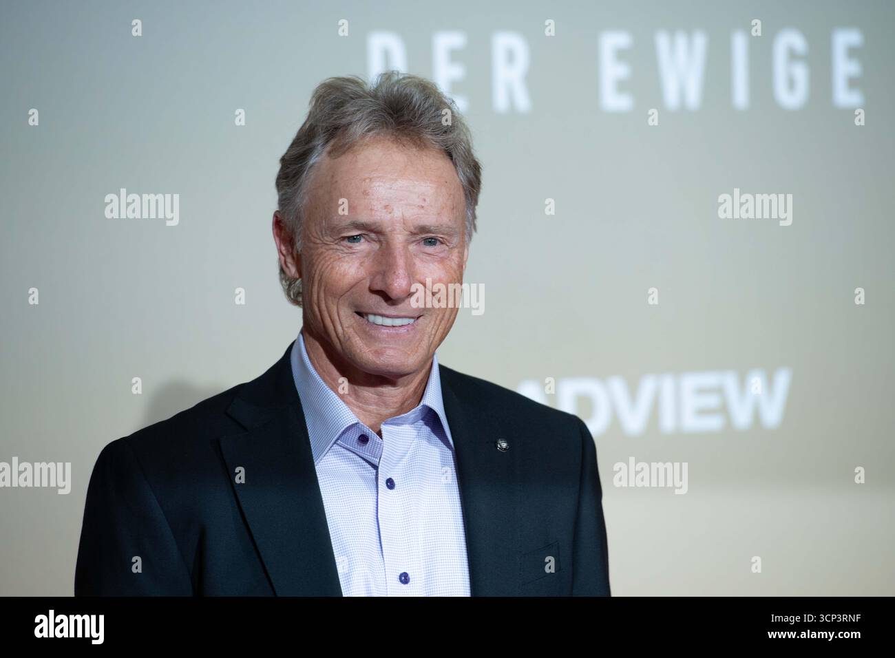 Colonia, Germania. 23 settembre 2025. Bernhard LANGER, golf pro, Red carpet, spettacolo Red carpet, arrivo, arrivo, anteprima cinematografica anteprima cinematografica BERNHARD LANGER - The Eternal Champion su 23.09.2025 al cinema Cinedom di Colonia, credito: dpa/Alamy Live News Foto Stock