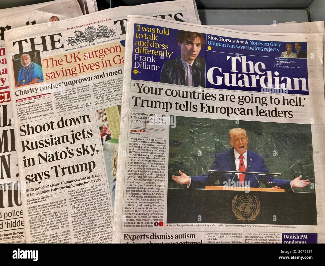 I giornali britannici riportano ampiamente il grande discorso di Donald Trump all'Assemblea generale delle Nazioni Unite, dicendo alla NATO di abbattere i jet russi nel cielo della NATO Foto Stock