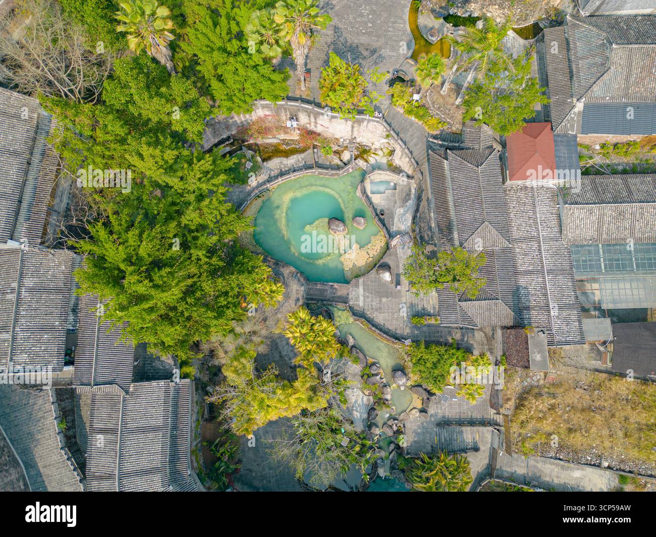 Fotografia aerea Compilation of Lotus Hot Spring Health Resort a Tengchong, Yunnan，Cina Foto Stock
