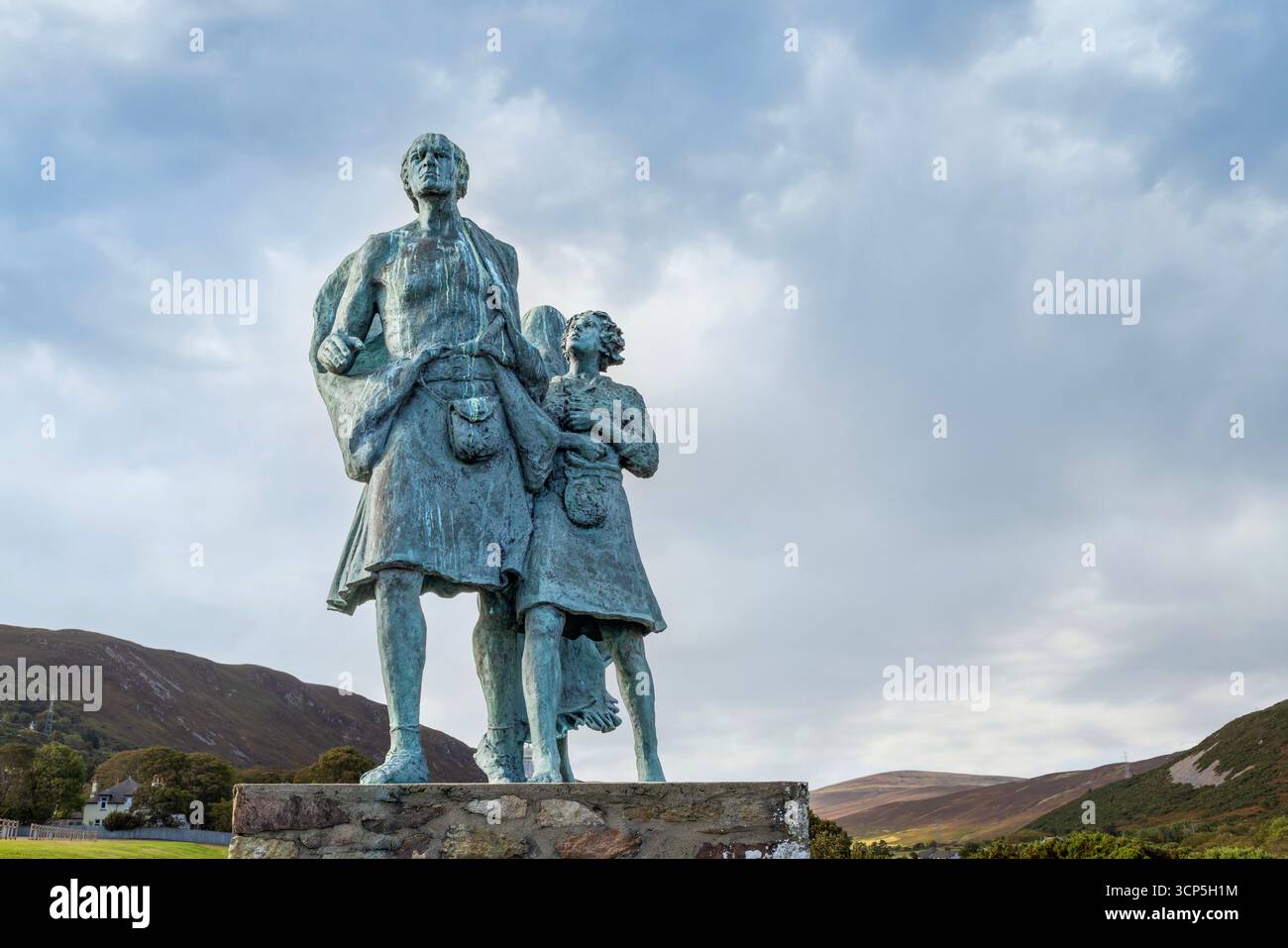 Il Monumento degli emigranti a Helmsdale, Sutherland, un commovente memoriale alle Highland Clearances che si affaccia sul Mare del Nord Foto Stock