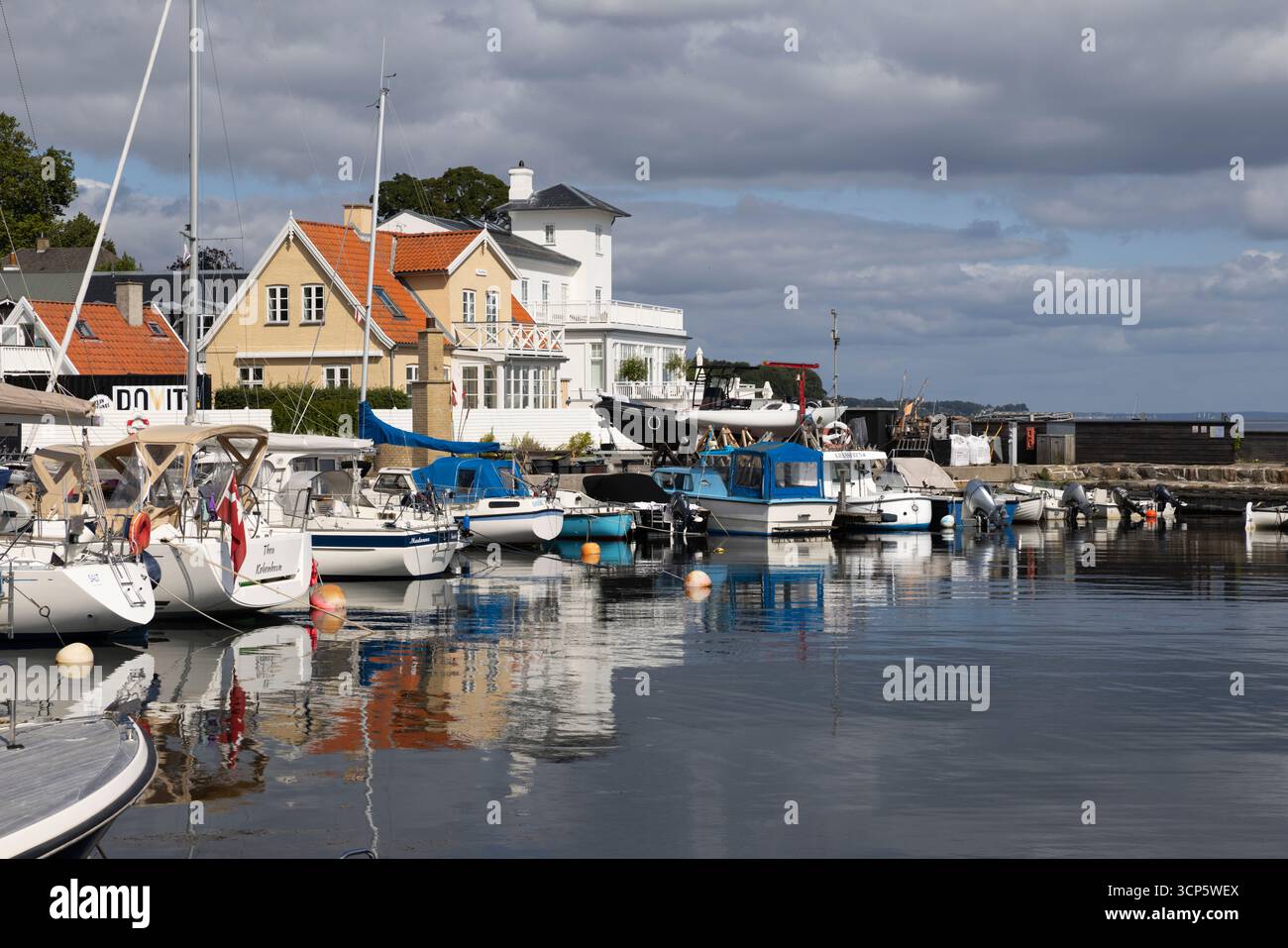 Barche nel porto, Taarbaek, Copenaghen, Zelanda, Danimarca, Europa Foto Stock
