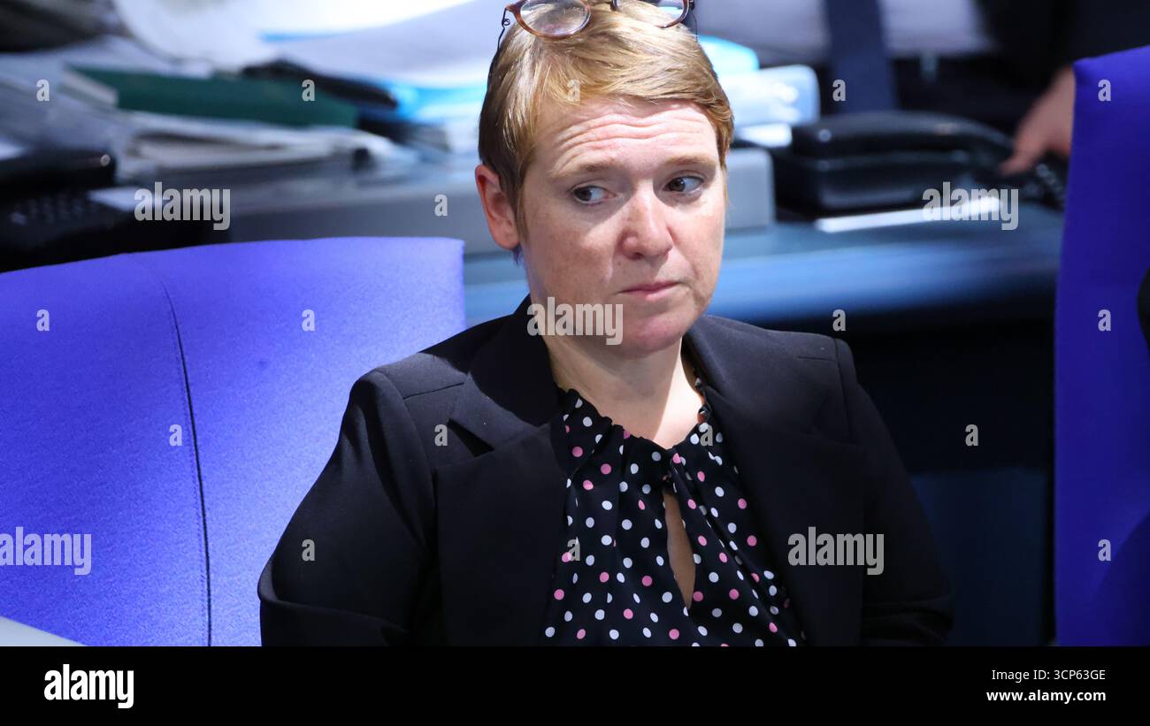 Berlino, Germania, 24 settembre 2025. Dibattito sul bilancio del Ministero federale della difesa con il ministro della difesa Boris Pistorius nel Bundestag. Foto: Klaus Kroenert credito: Klaus Kroenert/Alamy Live News Foto Stock