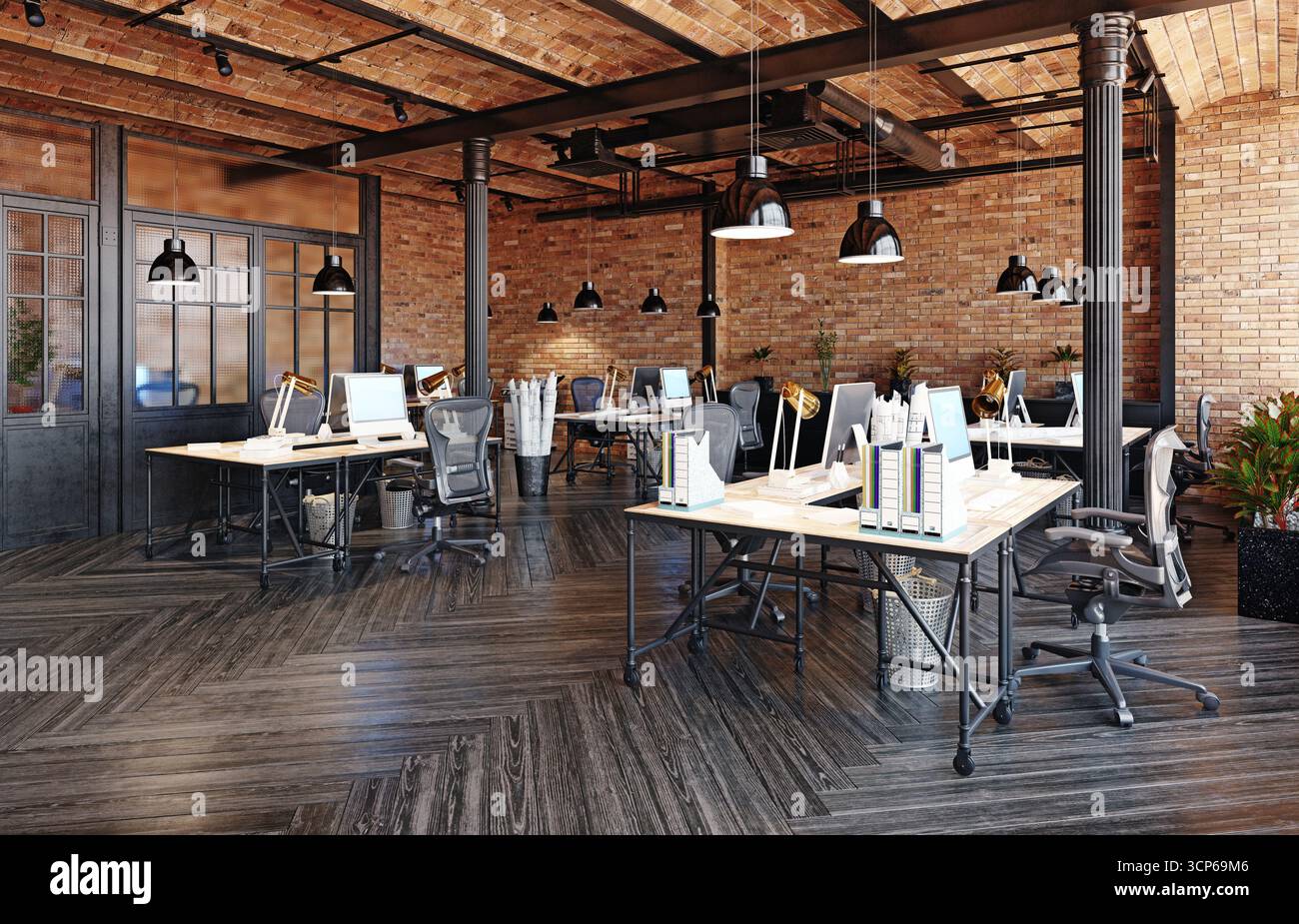Interni moderni per uffici industriali con uno spazio di lavoro open space. Design in stile loft con pareti in mattoni a vista e pavimenti in legno scuro. Ambiente di lavoro moderno Foto Stock