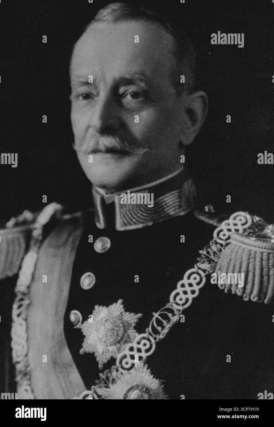 Per la prima volta in vent'anni, ci sono due candidati alla presidenza della repubblica portoghese nelle elezioni del 13 febbraio. Da un lato, c'è l'attuale presidente, il maresciallo Carmone. 1 gennaio 1948. (Foto del Dipartimento di Pictorial) Foto Stock