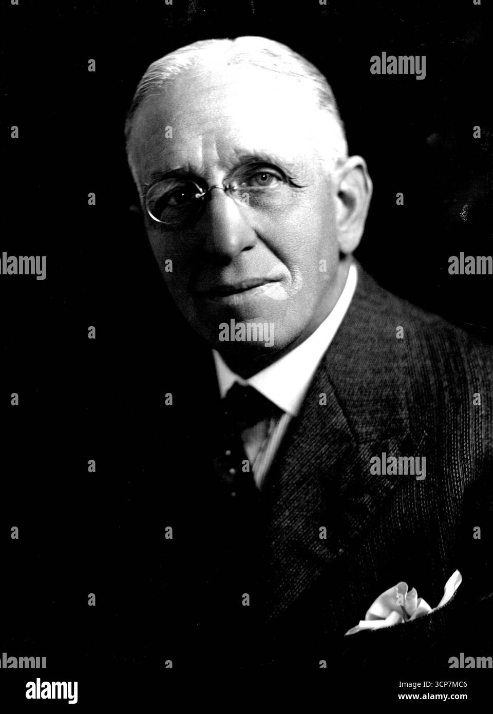 Baronetto per Sir Charles CollettLatest ritratto in studio di Sir Charles Collett, che è stato creato Baronetto al suo ritiro dalla Mansion House.il suo anno di incarico è stato tristemente offuscato dalla tragica morte di suo figlio il leader dello Squadrone Stanley Collett al R.A.F. Pageant di Hendon durante l'estate. 26 ottobre 1934. Foto Stock