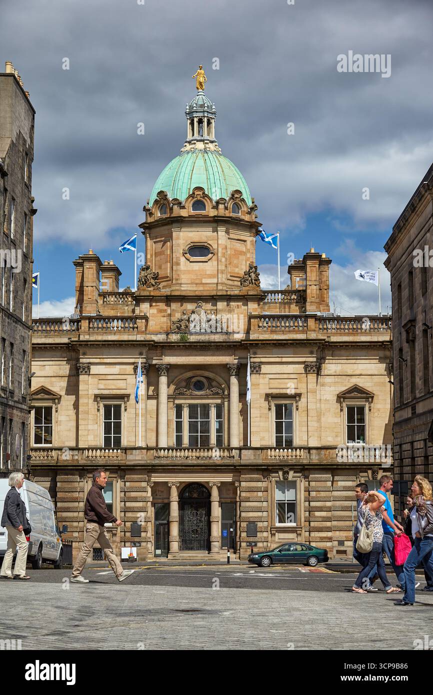 Edimburgo, Scozia - 19 giugno 2010: Sede della Bank of Scotland sul Mound, una banca commerciale con sede a Edimburgo. Scozia Foto Stock