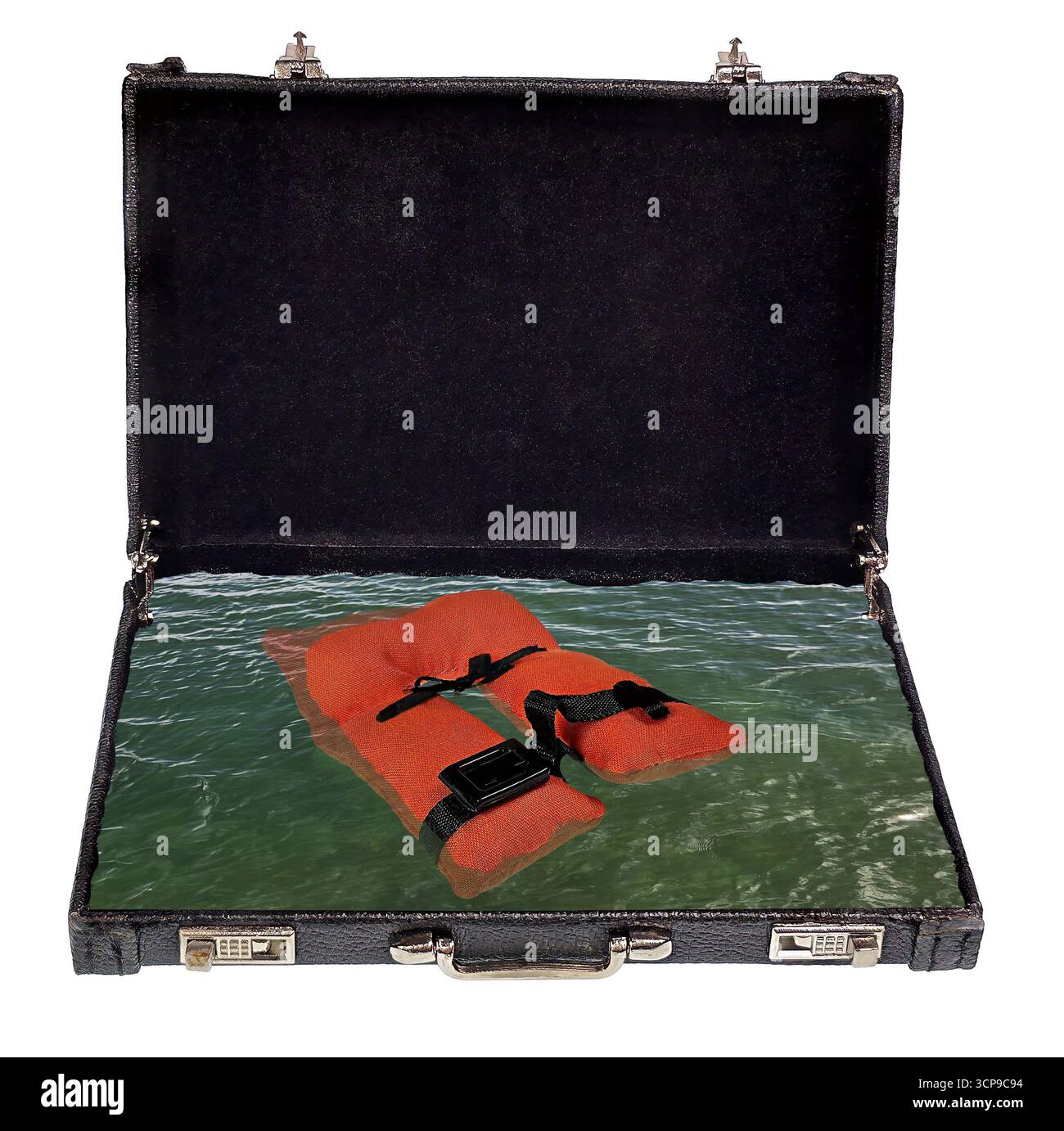 Borsa portadocumenti aperta in pelle utilizzata per trasportare oggetti durante gli affari pieni d'acqua con un giubbotto di salvataggio per mostrare che l'azienda è stata salvata Foto Stock