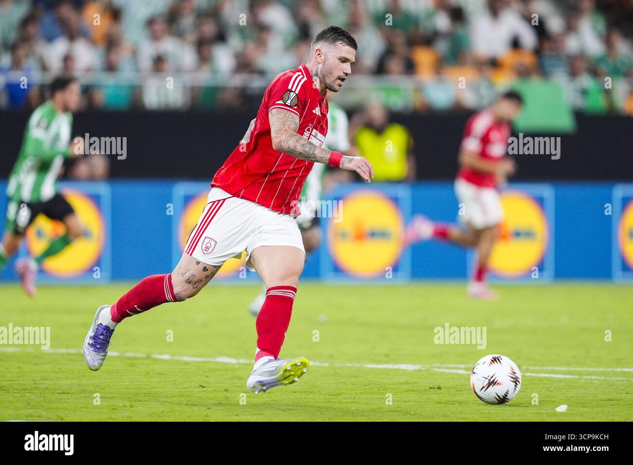 Morato di Nottingham Forest durante la fase UEFA Europa League, League, MD1 match di calcio tra Real Betis e Nottingham Forest il 24 settembre 2025 all'Estadio la Cartuja di Siviglia, Spagna Foto Stock