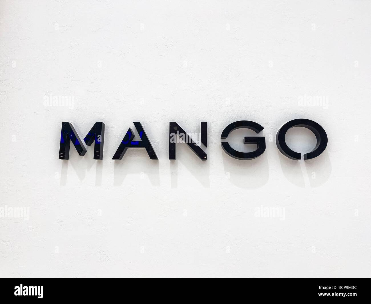 21 settembre 2025, Astana, Repubblica del Kazakistan: La parola "MANGO" è visualizzata in grassetto Foto Stock