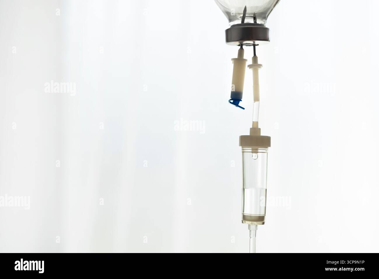 Fondo sanitario della camera di gocciolamento IV primo piano con spazio di copia Foto Stock