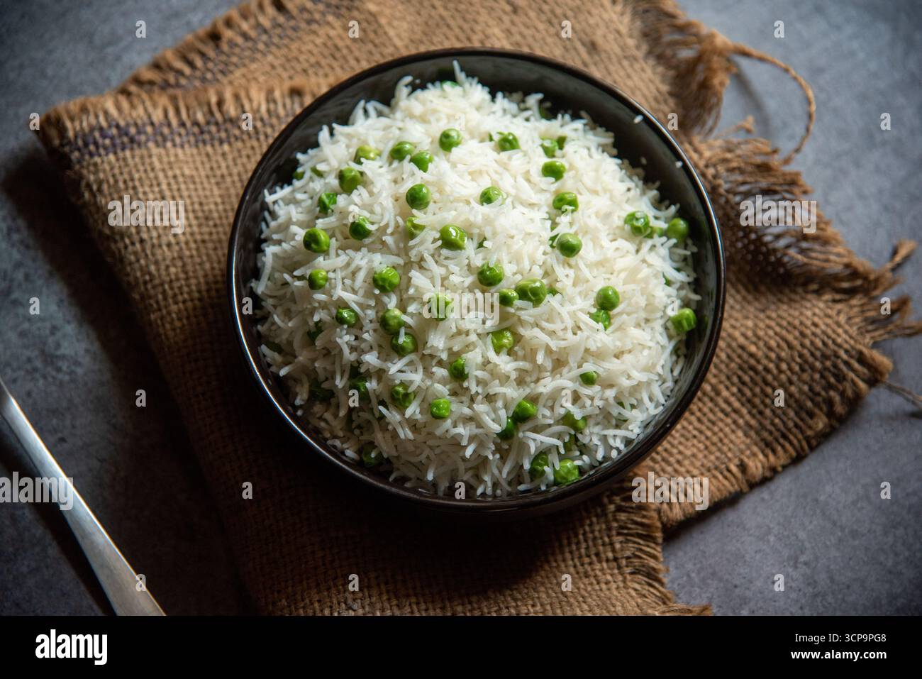 Riso sano, pollo e verdure bollite. Vista dall'alto, messa a fuoco selettiva Foto Stock