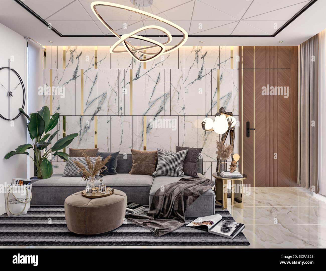 Interni lussuosi e moderni con pareti in marmo e oro, lampadario di design e comodo divano componibile Foto Stock