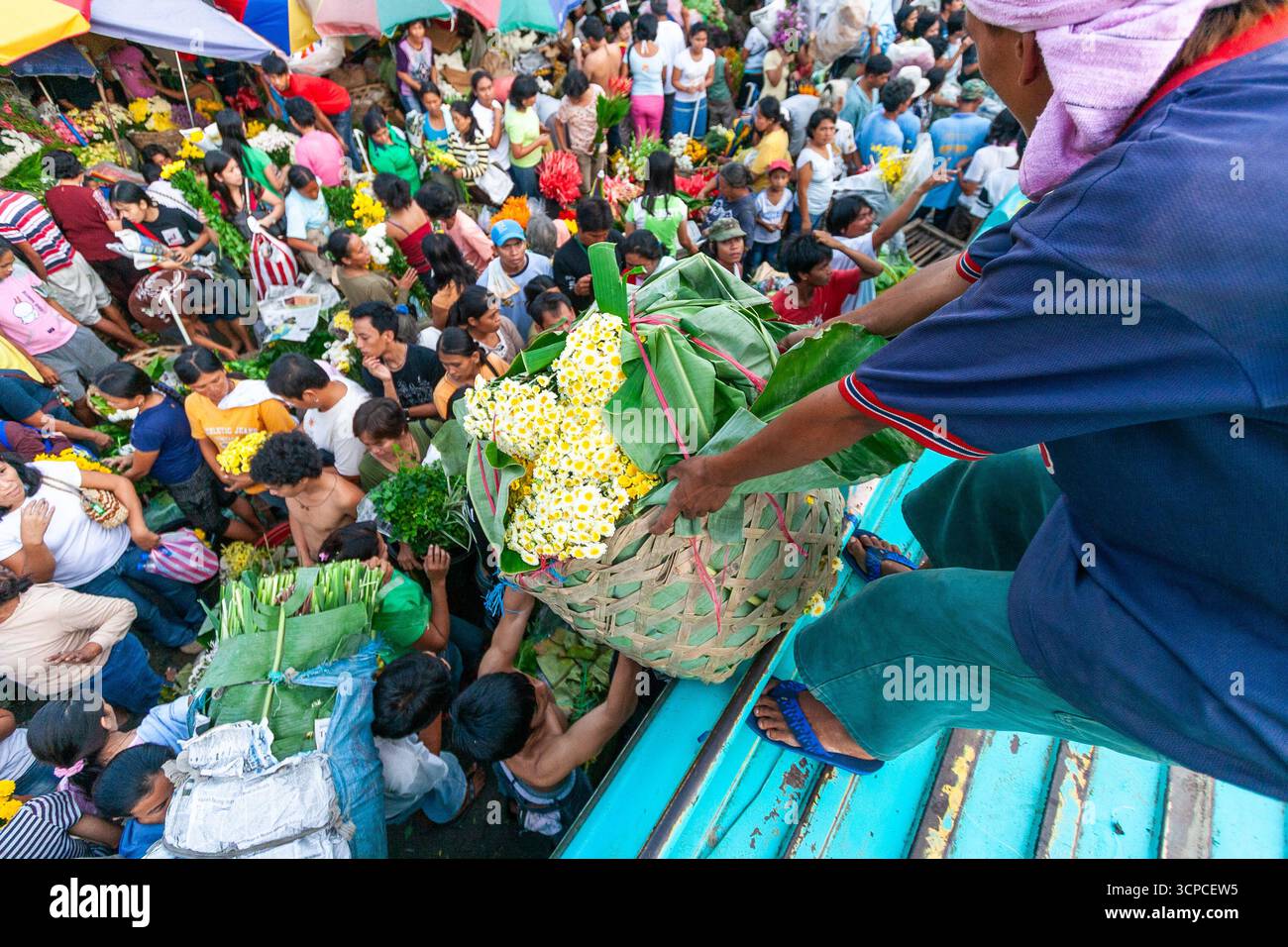 Un vivace mercato dei fiori nel centro di Cebu, Filippine Foto Stock