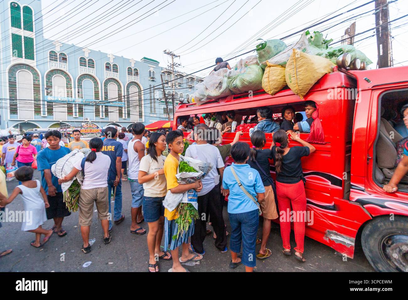 Un vivace mercato dei fiori nel centro di Cebu, Filippine Foto Stock