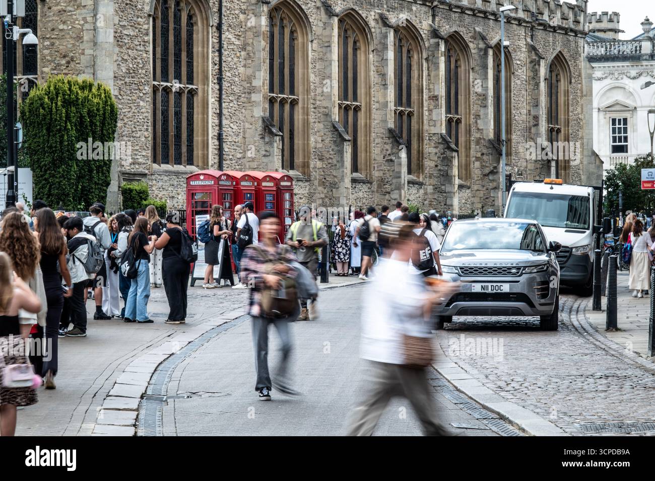 Vita urbana a Cambridge – strade e momenti di città. REGNO UNITO Foto Stock