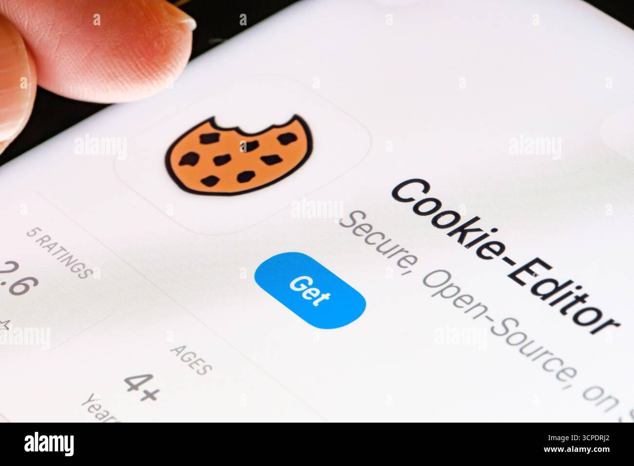 Cookie Editor su iPad con mele nuovo Liquid Glass aggiornamento dell'elenco dell'editor di codici iOS 26 nell'App Store. Stafford, Regno Unito, settembre 25, Foto Stock