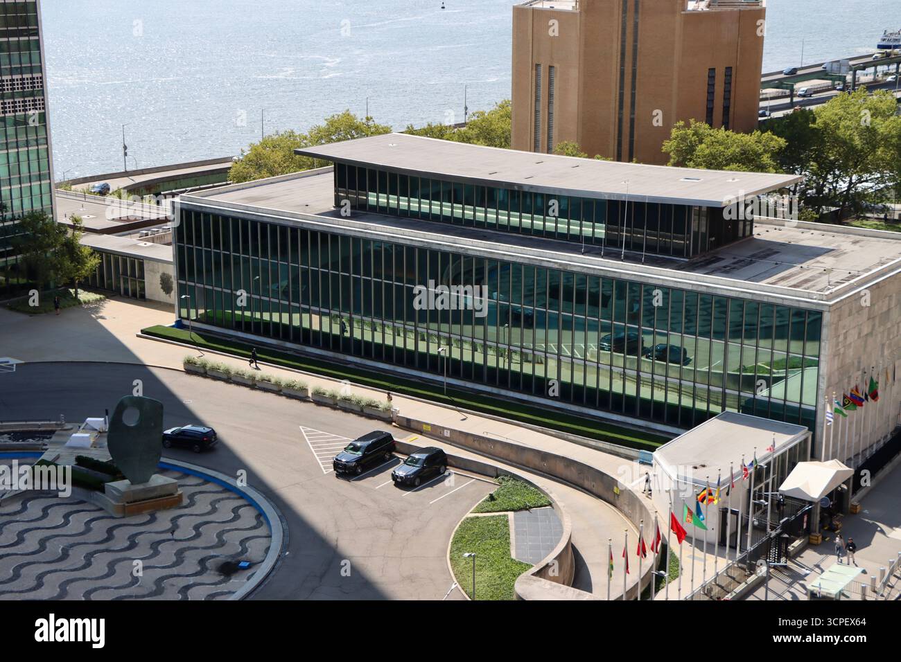 Edificio delle Nazioni Unite sulla First avenue a Manhattan, New York, settembre 2025 Foto Stock