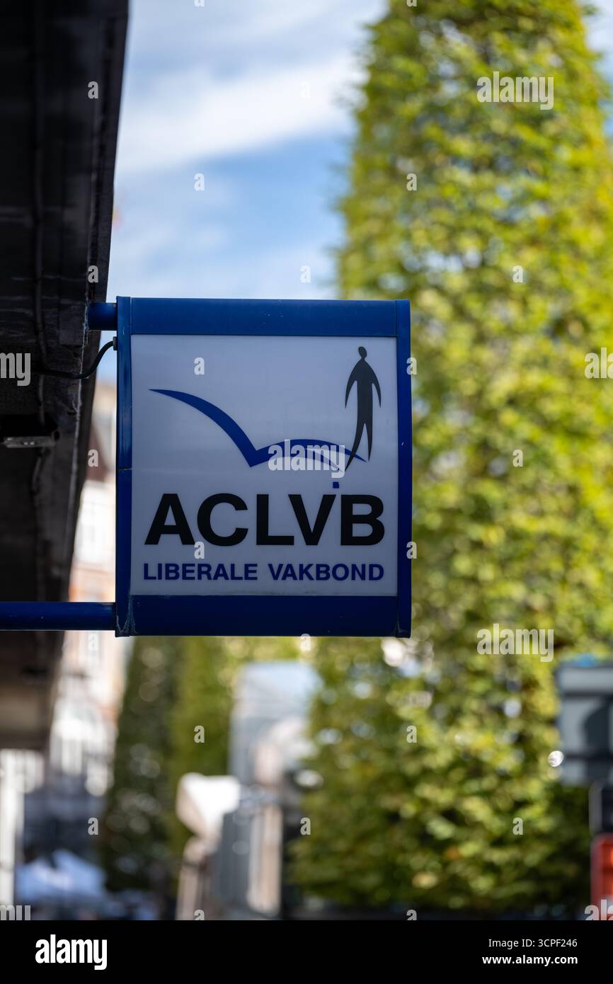 Lovanio, Brabante fiammingo, Belgio - 19 settembre 2025: Cartello del sindacato liberale ACLVB in una strada a Lovanio. Foto Stock