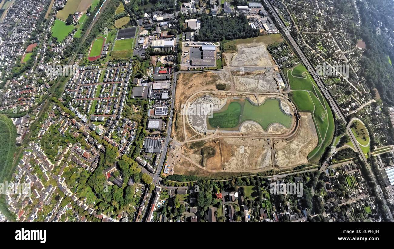 Foto aerea, cantiere ISEK Hillerheide progetto di sviluppo urbano, ex cantiere di conversione e costruzione di binari per trotto, globo terrestre, fishe Foto Stock