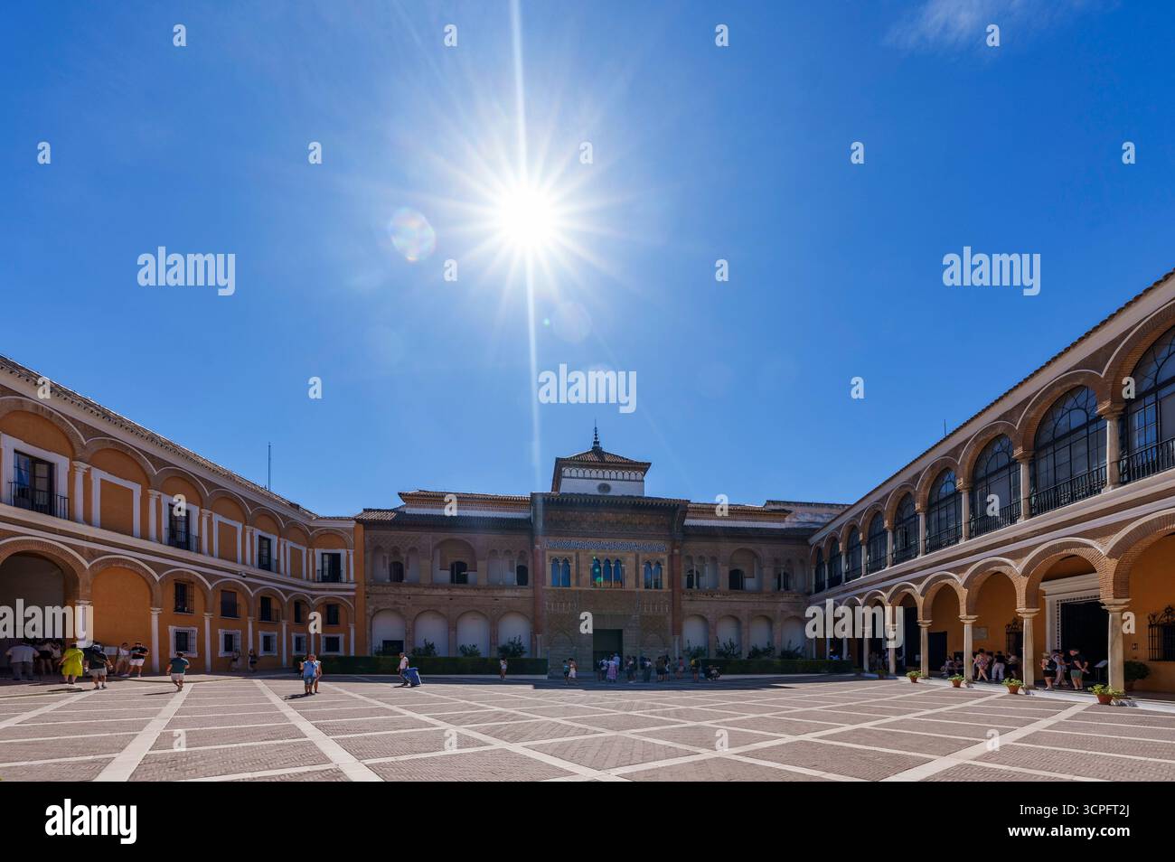 Siviglia, Spagna - 11 settembre 2025: Palazzo reale Alcazar a Siviglia. Foto Stock