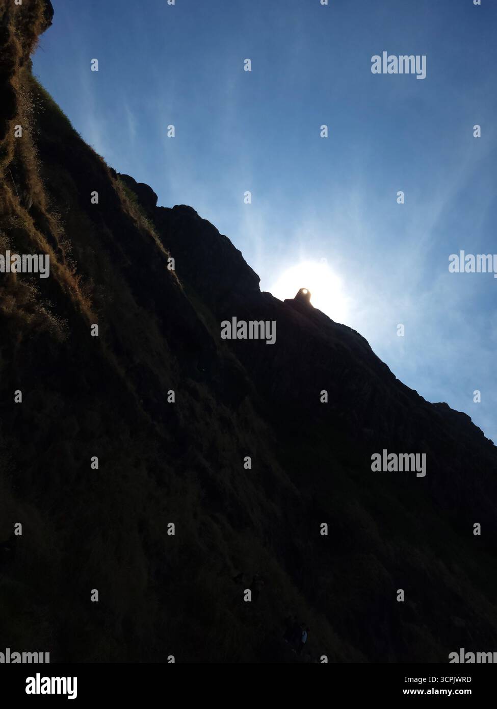 Il sole sorge sul forte, spettacolare angolo - Immagine stock catturata con smartphone