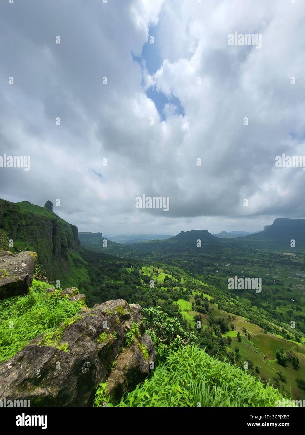 Montagne in India - Immagine stock catturata con smartphone