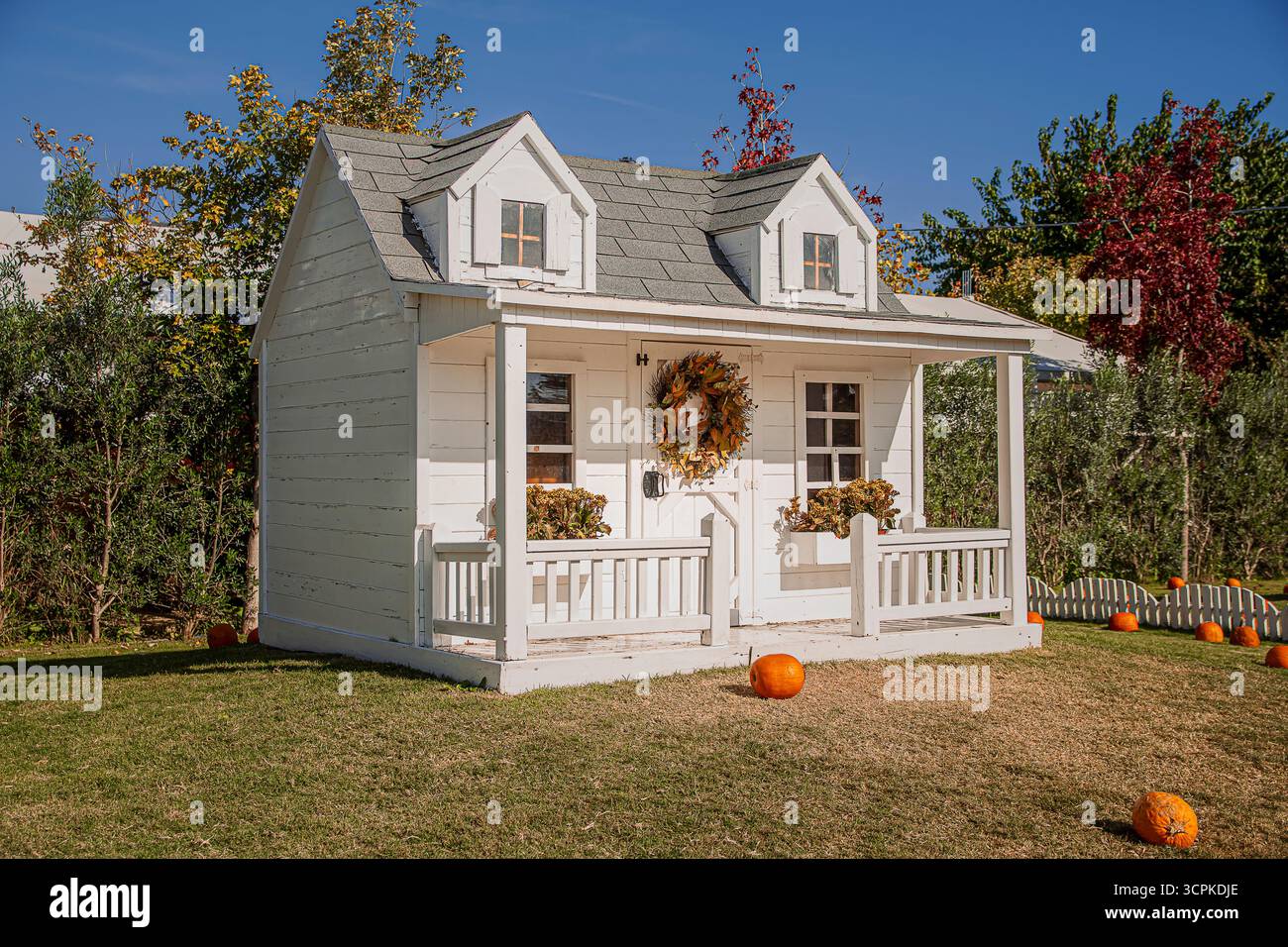 Rappresentazione di una tipica casa americana in un villaggio di zucche Foto Stock