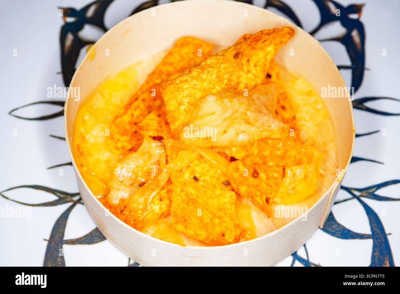 Tortilla chips con formaggio fuso Foto Stock