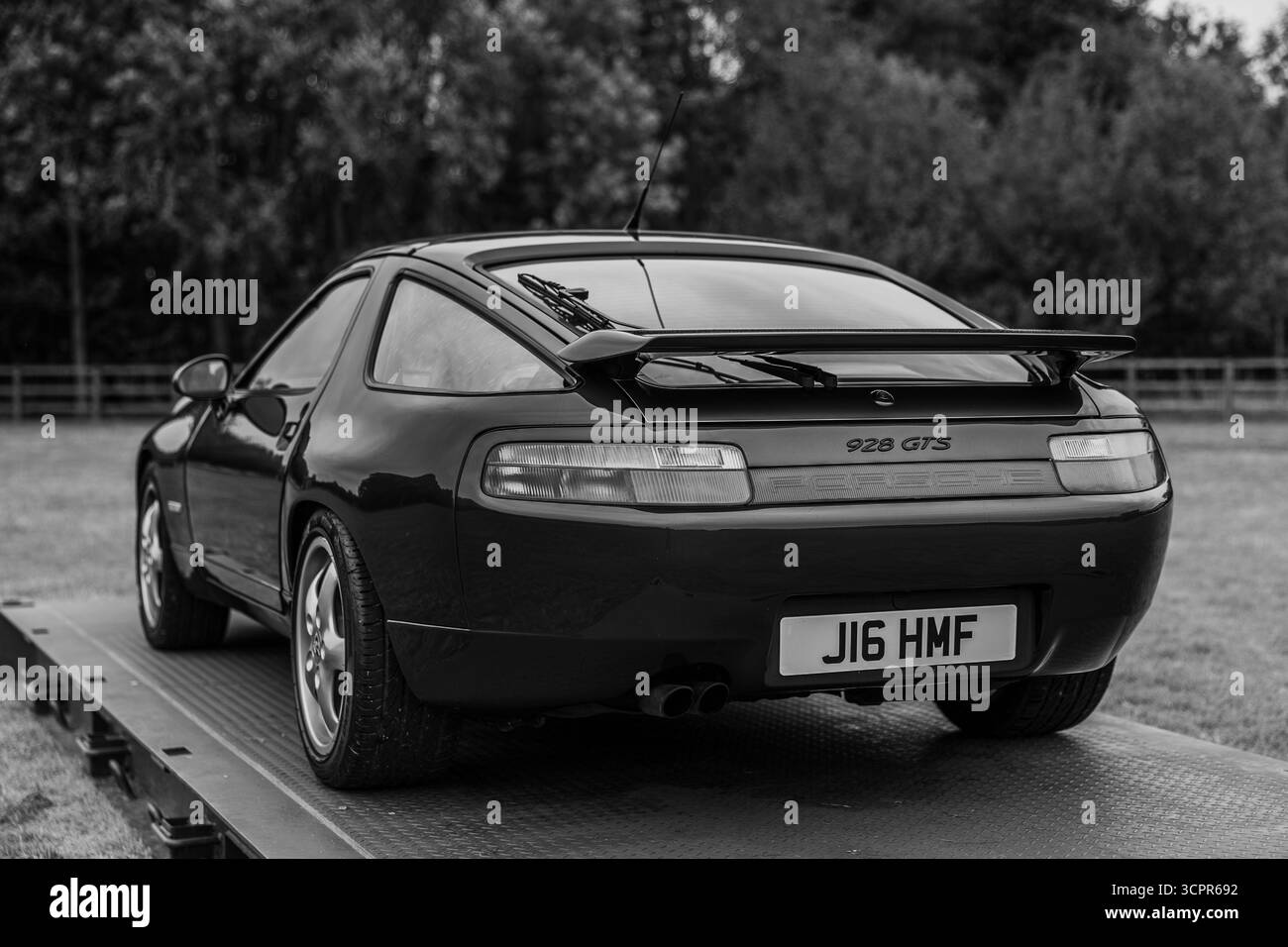 1994 Porsche 928 GTS, in mostra all'evento Niners Concept tenutosi a Boxengasse il 20 settembre 2025. Foto Stock