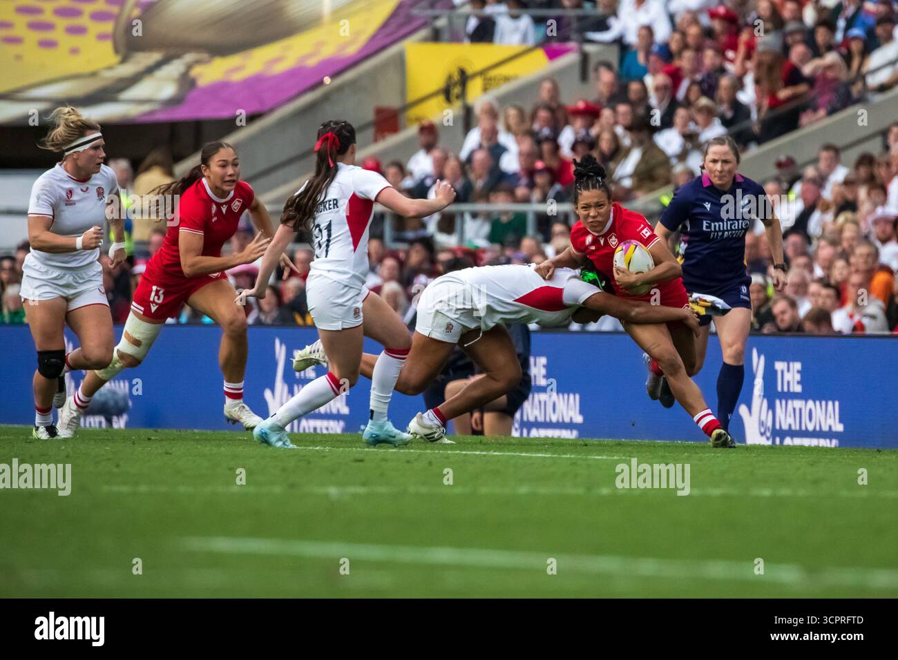 Londra, Regno Unito, 27 settembre 2025 il Canada Wing Asia Hogan-Rochester non può superare il fianco inglese Sadia Kabeya durante la finale della Coppa del mondo di rugby femminile Allianz Stadium, Twickenham, Londra, Regno Unito. Alex Williams / Alamy Live News Foto Stock