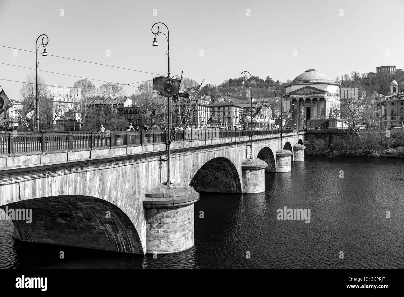 Torino - 27 marzo 2022: La chiesa della Gran madre di Dio è una chiesa in stile neoclassico situata sulla riva occidentale del fiume po, di fronte al po Foto Stock