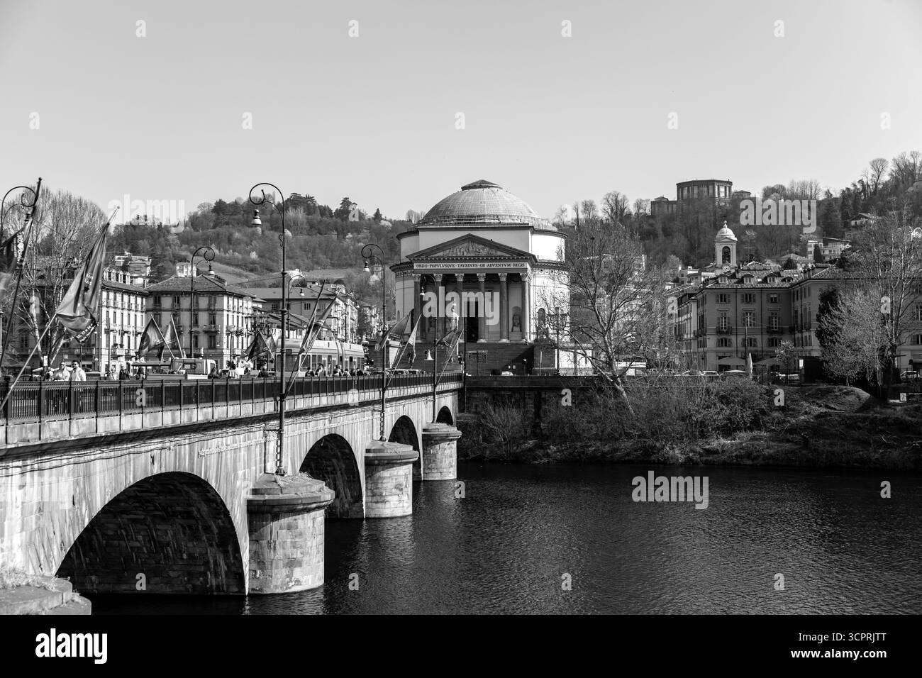 Torino - 27 marzo 2022: La chiesa della Gran madre di Dio è una chiesa in stile neoclassico situata sulla riva occidentale del fiume po, di fronte al po Foto Stock