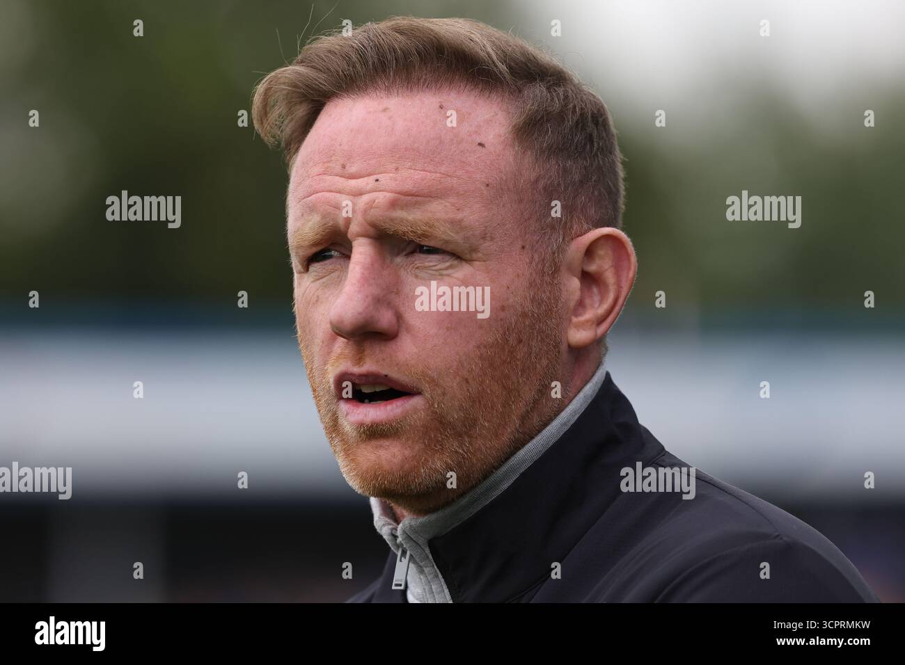 SOLIHULL, REGNO UNITO. 27 SETTEMBRE 2025. Gavin Cowan, manager di Brackley Town durante l'Enterprise National League match tra Solihull Moors FC e Brackley Town FC all'Armco Arena di Solihull, Regno Unito. Crediti: James Holyoak/Alamy Live News Foto Stock