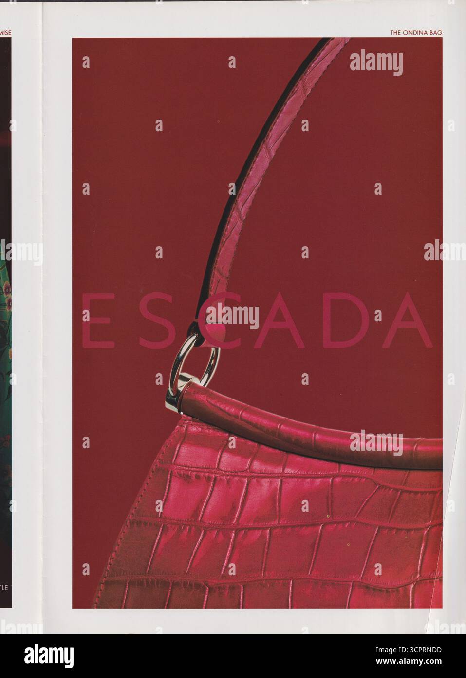 Poster pubblicitario casa di moda Escada su rivista cartacea da 2001 anni, pubblicità, pubblicità creativa Escada 2000s Foto Stock