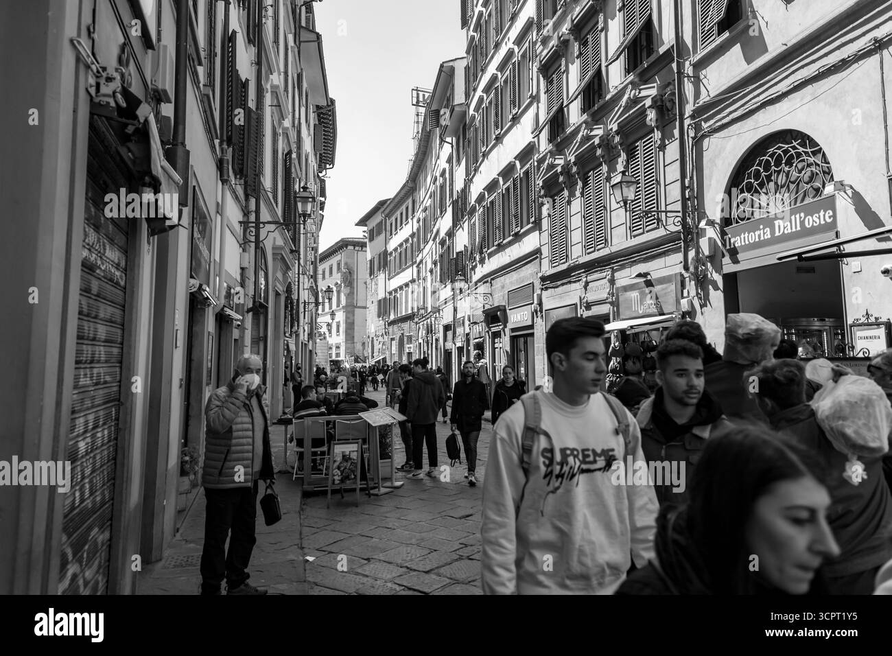 Firenze, Italia - 5 aprile 2022: Architettura tipica e vista sulla strada a Firenze, Toscana, Italia. Foto Stock
