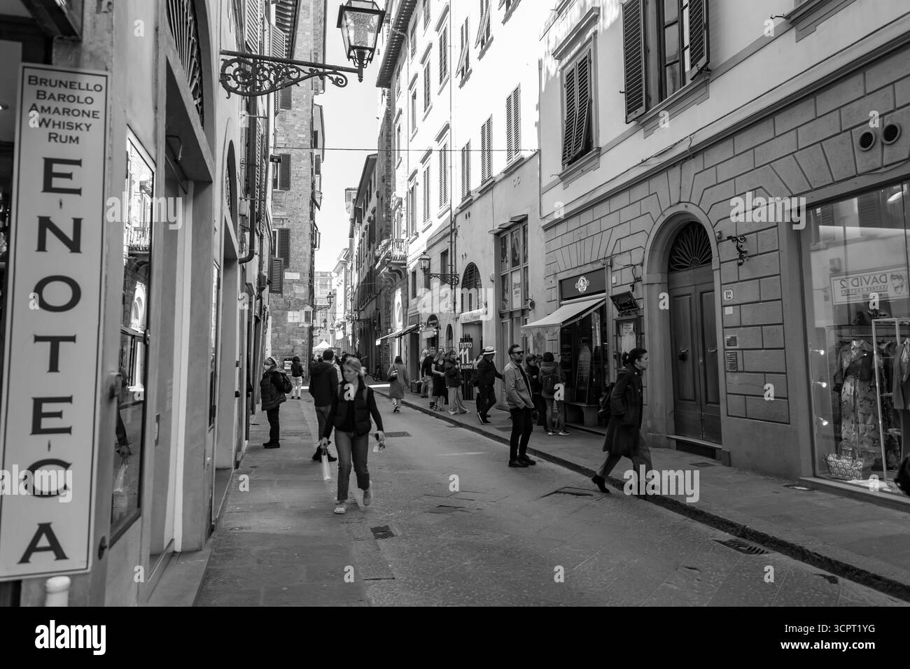 Firenze, Italia - 5 aprile 2022: Architettura tipica e vista sulla strada a Firenze, Toscana, Italia. Foto Stock