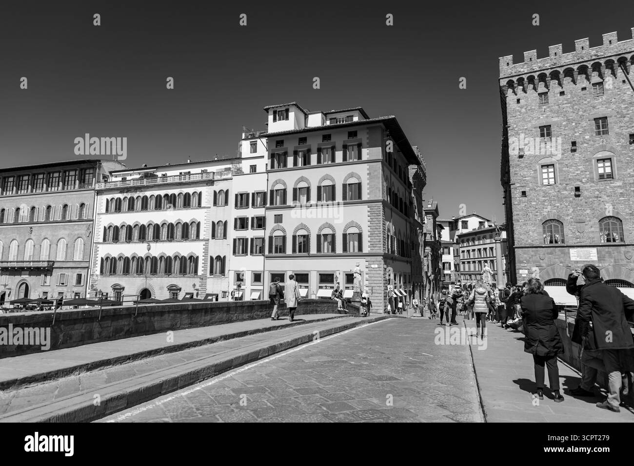 Firenze, Italia - 5 aprile 2022: Architettura tipica e vista sulla strada a Firenze, Toscana, Italia. Foto Stock