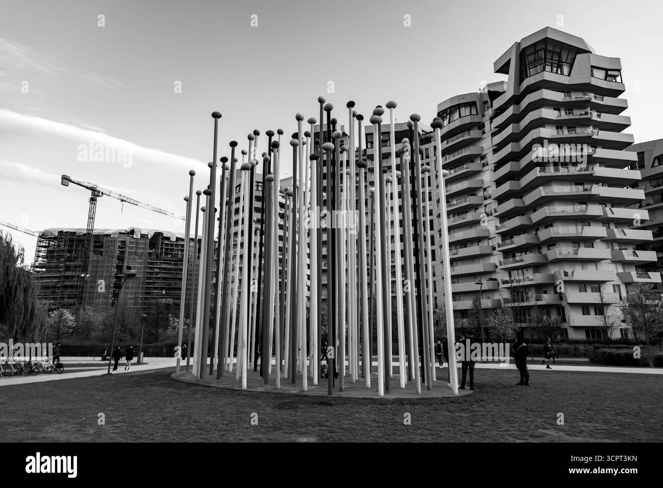 Milano, Italia - marzo 31 2022: CityLife ospita appartamenti di lusso e grattacieli d'avanguardia, negozi alla moda, ristoranti internazionali e una Foto Stock