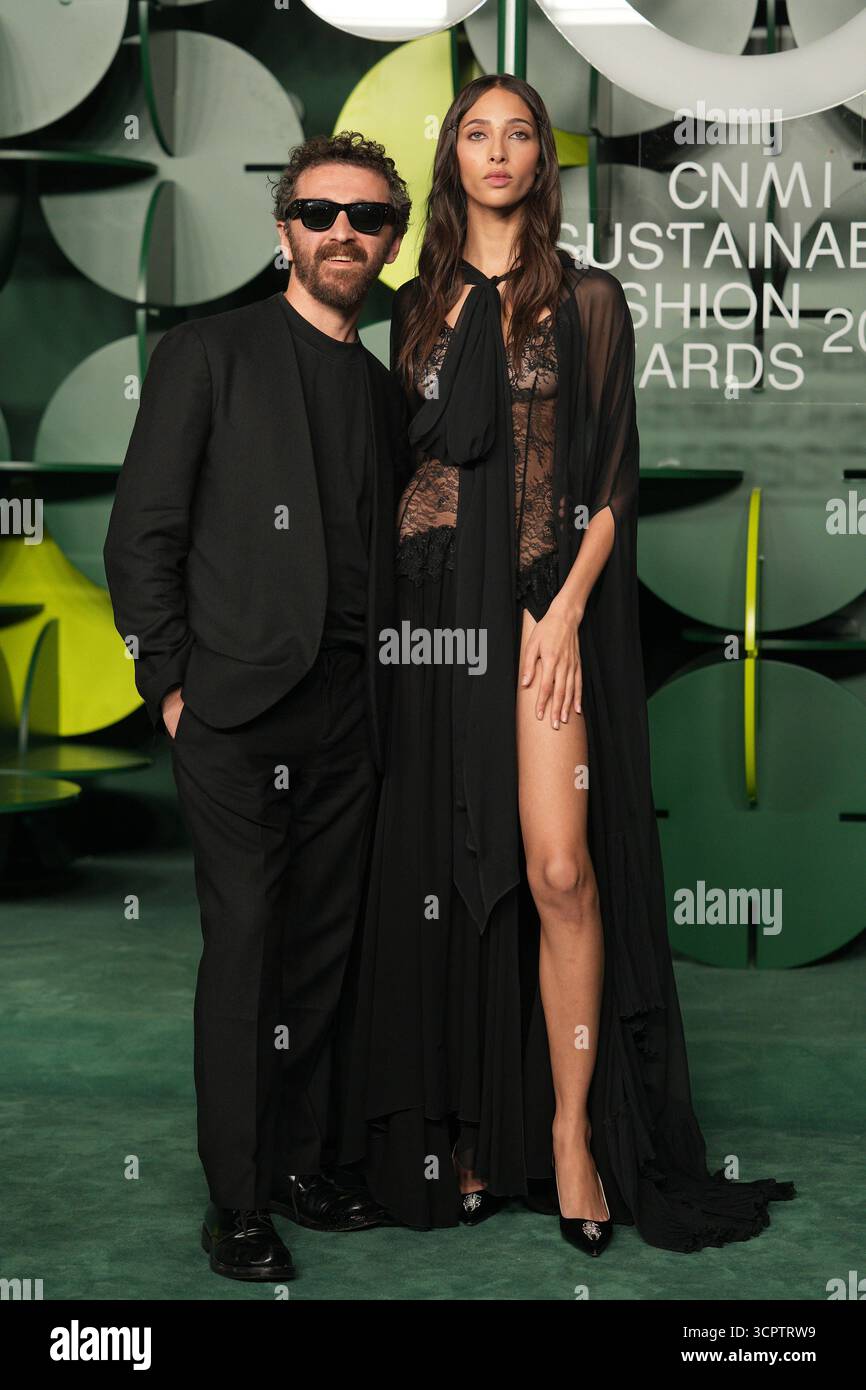 Milano, Italia. 27 settembre 2025. Moda femminile, primavera/estate 2026. - Sustainable Fashion Award 2025 - arrivi nella foto: David Koma e Yasmin Wijnaldum credito: Independent Photo Agency/Alamy Live News Foto Stock