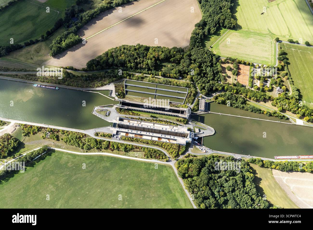 Serratura, Uelzen, gruppo serratura, doppia chiusura, Elba canale laterale, vie navigabili interne, trasporti, logistica, canale, artificiale, via d'acqua, camera di blocco, antenna vi Foto Stock