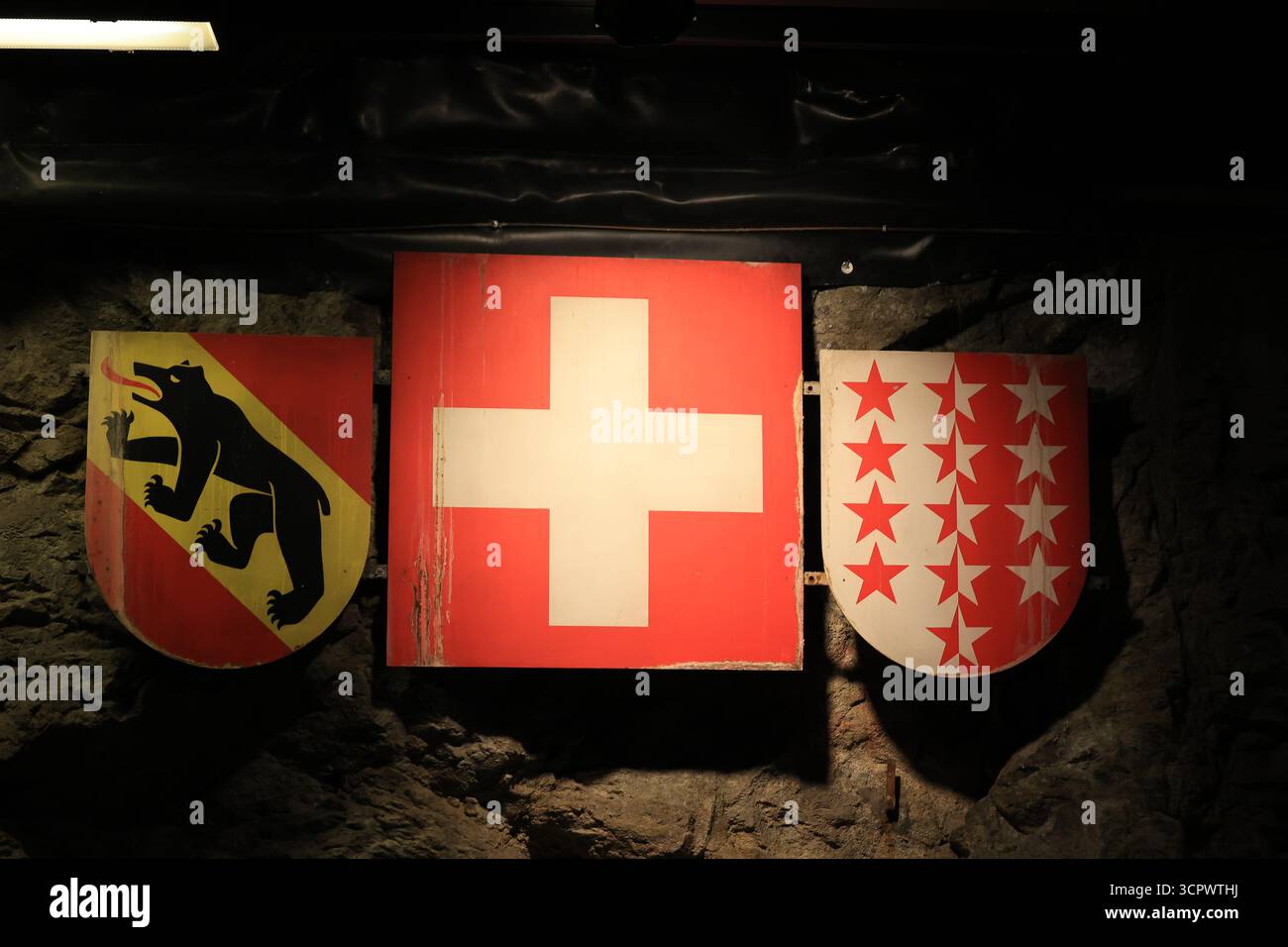 Bandiera svizzera nella stazione ferroviaria di Jungfraujoch, Svizzera Foto Stock