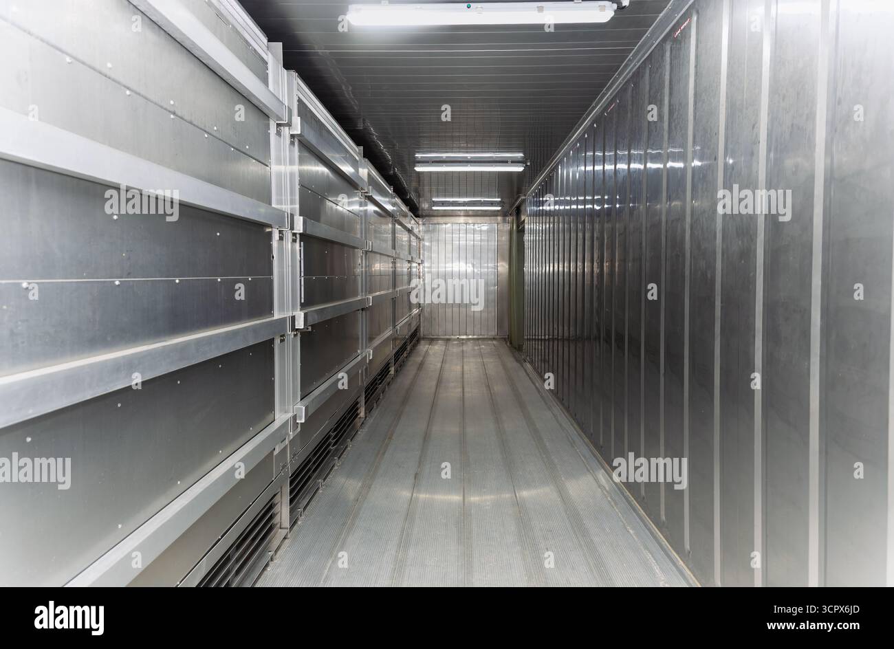 frigorifero frigorifero frigorifero, interno, cassone autocarro con sistema di raffreddamento dall'interno Foto Stock