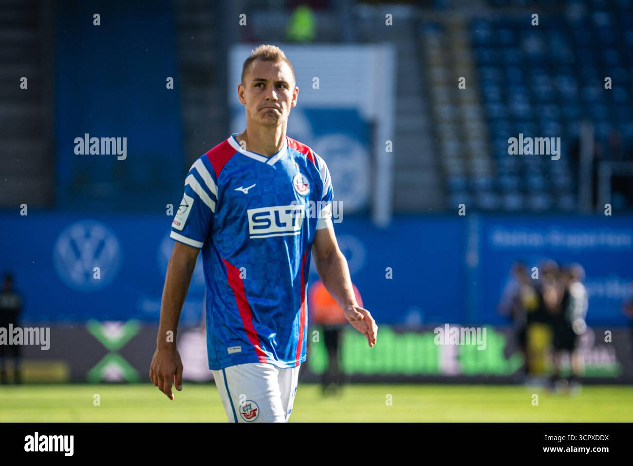 Rostock, Germania 27. 3 settembre 2025. Liga - 2025/2026 - FC Hansa Rostock vs. TSV Havelse Im Bild: Franz Pfanne (Hansa Rostock) unzufrieden nach Abpfiff /// le normative DFB vietano qualsiasi uso di fotografie come sequenze di immagini e/o quasi-video. /// Foto Stock