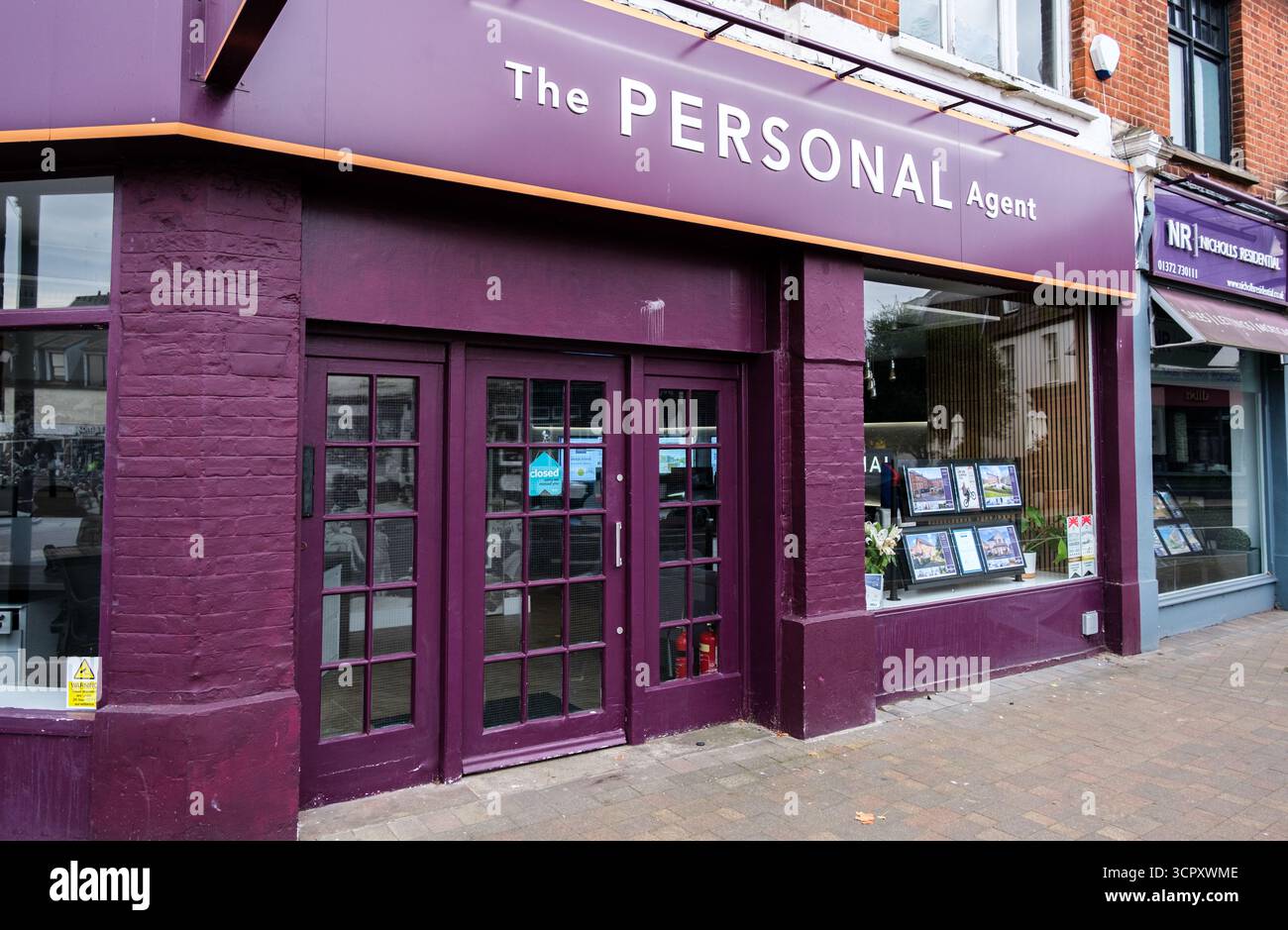 Londra Regno Unito settembre 27 2025, High Street Branch The Personal Agent Estate Agency Business Foto Stock