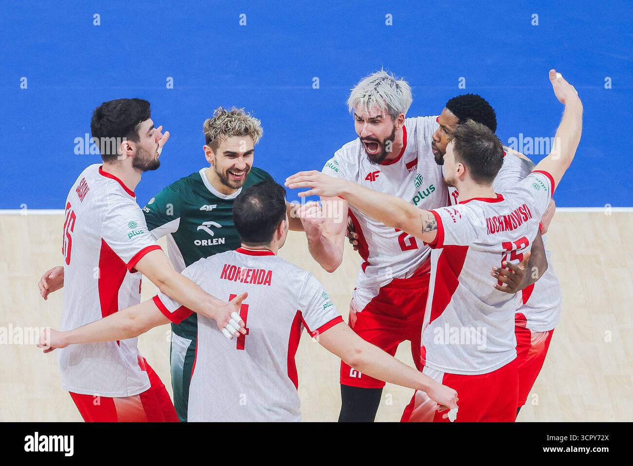 Pasay City, Filippine. 28 settembre 2025. I giocatori polacchi festeggiano durante la partita di medaglia di bronzo tra Polonia e Repubblica Ceca al Campionato del mondo maschile FIVB 2025 a Pasay City, nelle Filippine, 28 settembre 2025. Crediti: Rouelle Umali/Xinhua/Alamy Live News Foto Stock