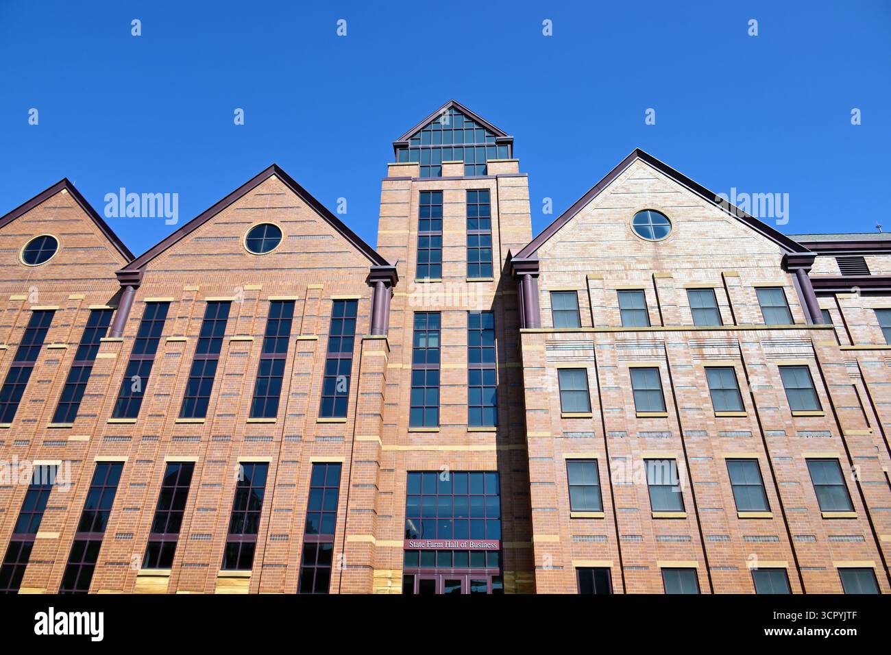 Normale, Illinois, Stati Uniti. State Farm Hall of Business presso la Illinois State University. Foto Stock