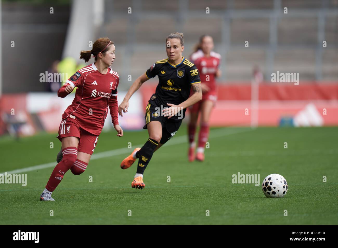 Liverpool vs Manchester United Women's Super League ST HELENS, INGHILTERRA - 28 settembre: Risa Shimizu di Liverpool durante la partita di Coppa di Lega femminile tra Liverpool e Manchester United al St Helens Stadium il 28 settembre 2025 a St Helens, Inghilterra. Foto Stock
